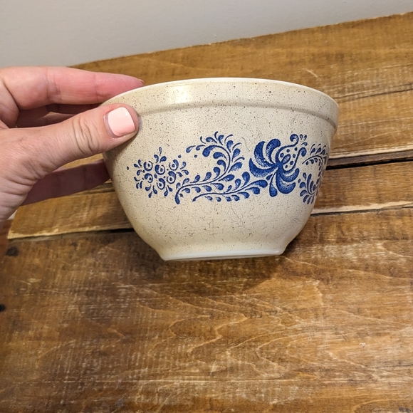 Vintage PYREX Homestead Pattern Small Mixing Bowl | Blue and Tan 401 750 ml - Picture 11 of 11